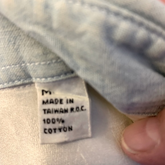 Esprit Sport Lt. Blue Chambray Button Down Shirt with Cargo Pockets, Size M - Picture 5 of 6